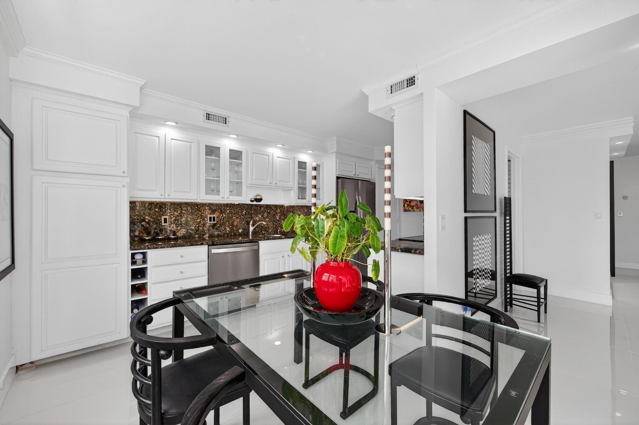 936 Intracoastal Dr #3C Fort Lauderdale, FL 33304 936 Intracoastal Dr #3C Fort Lauderdale, FL 33304