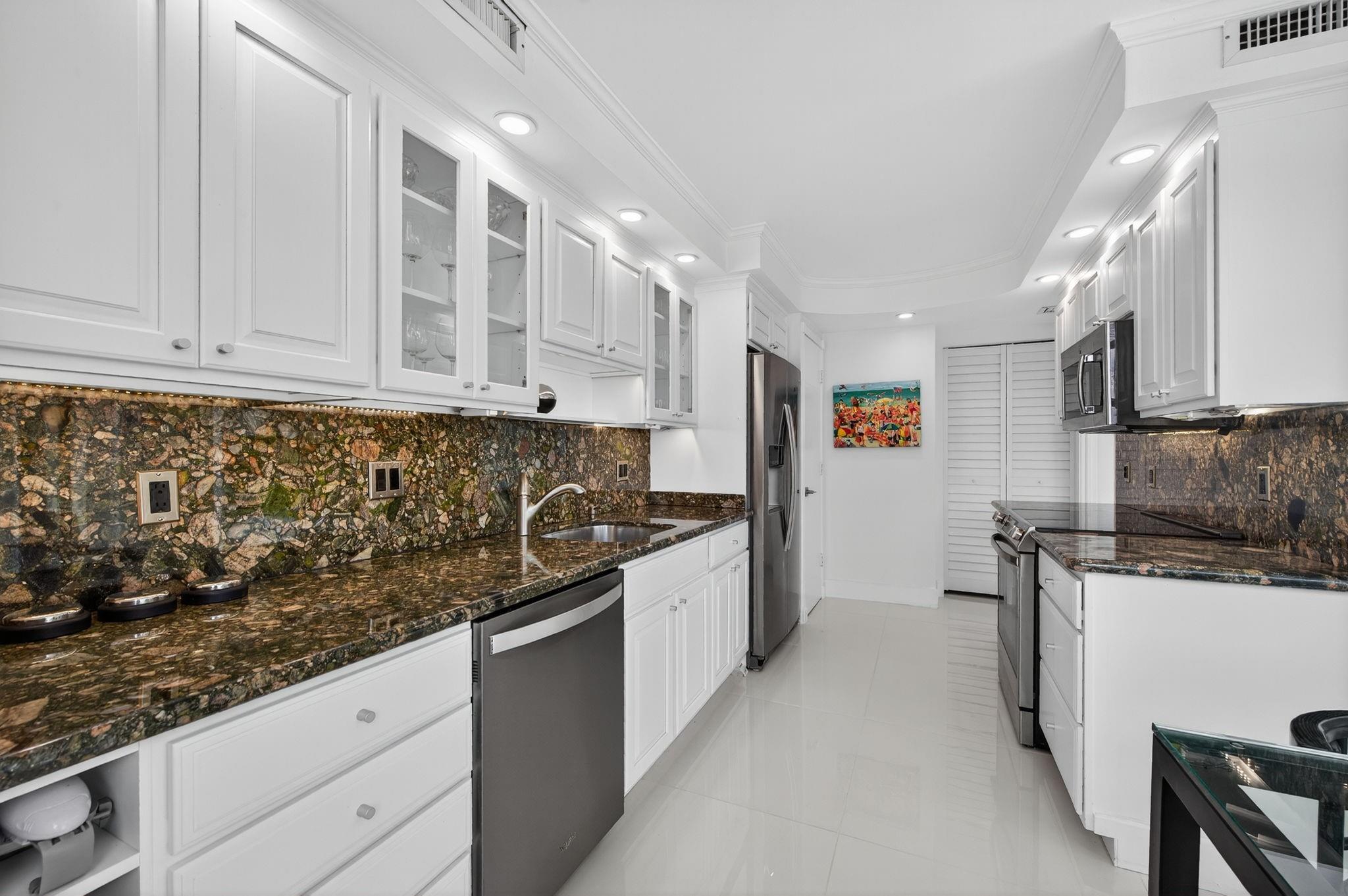 936 Intracoastal Dr #3C Fort Lauderdale, FL 33304 936 Intracoastal Dr #3C Fort Lauderdale, FL 33304