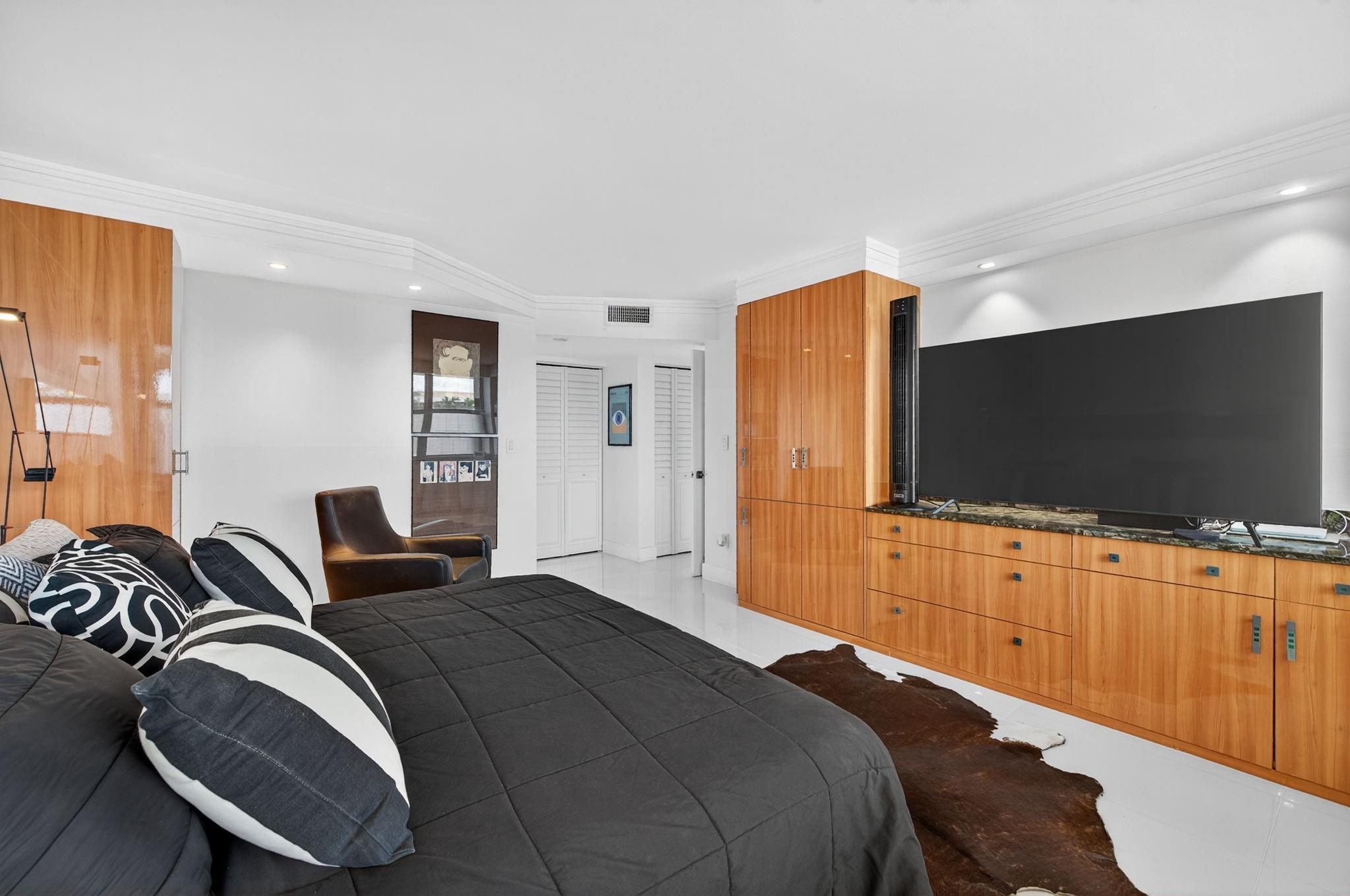 936 Intracoastal Dr #3C Fort Lauderdale, FL 33304 936 Intracoastal Dr #3C Fort Lauderdale, FL 33304