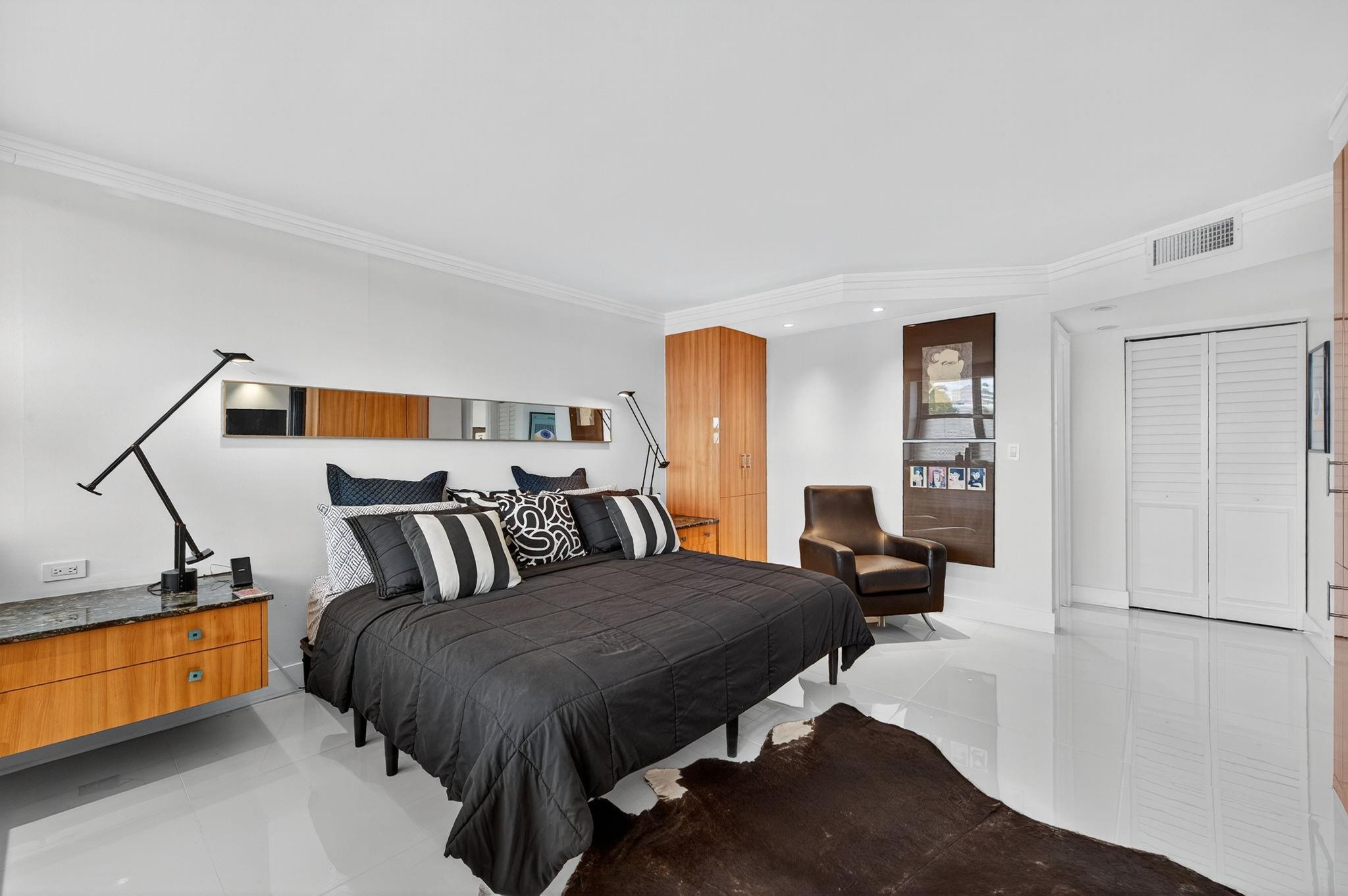 936 Intracoastal Dr #3C Fort Lauderdale, FL 33304 936 Intracoastal Dr #3C Fort Lauderdale, FL 33304