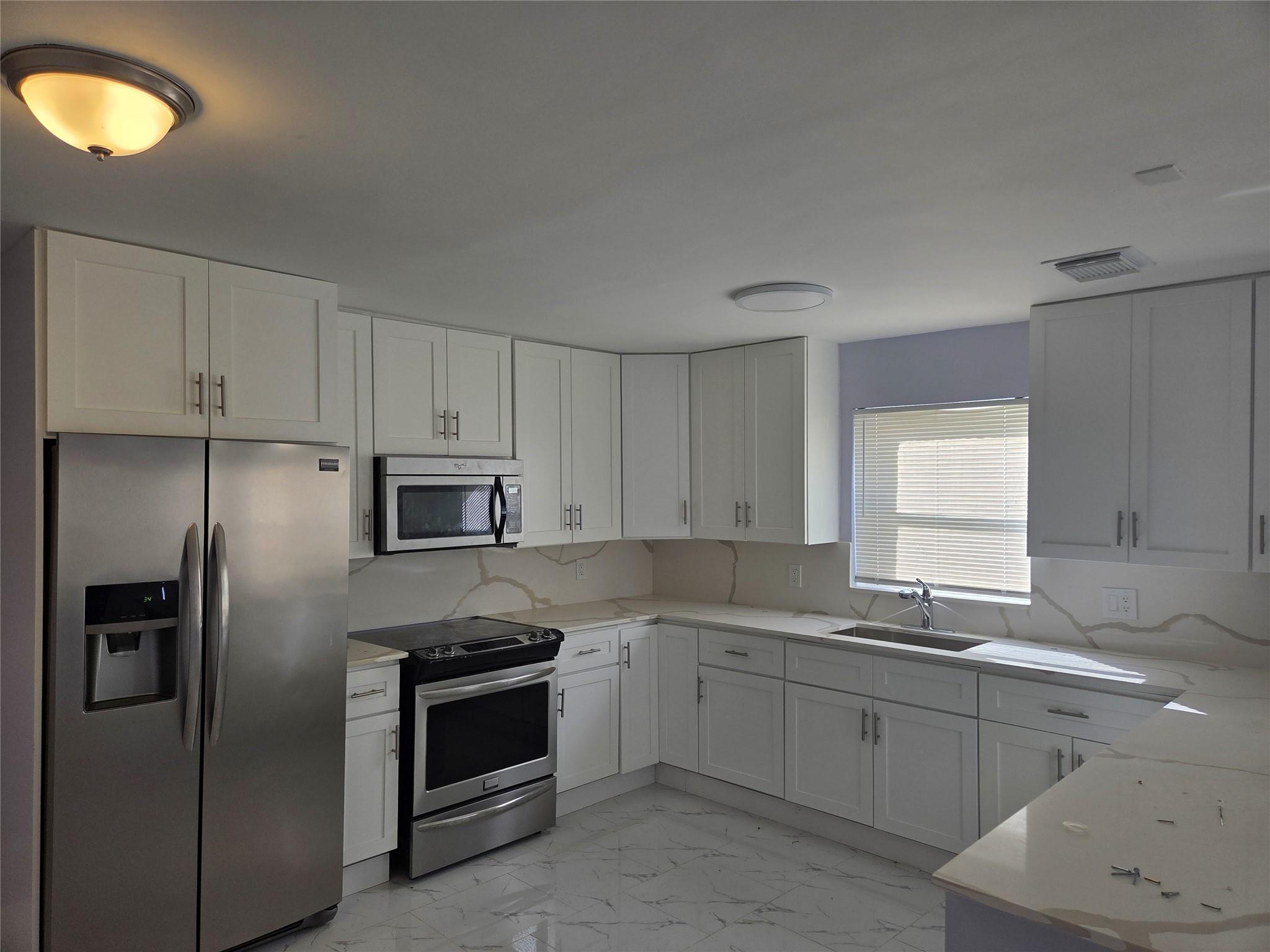 7925 SW 9th St #7925