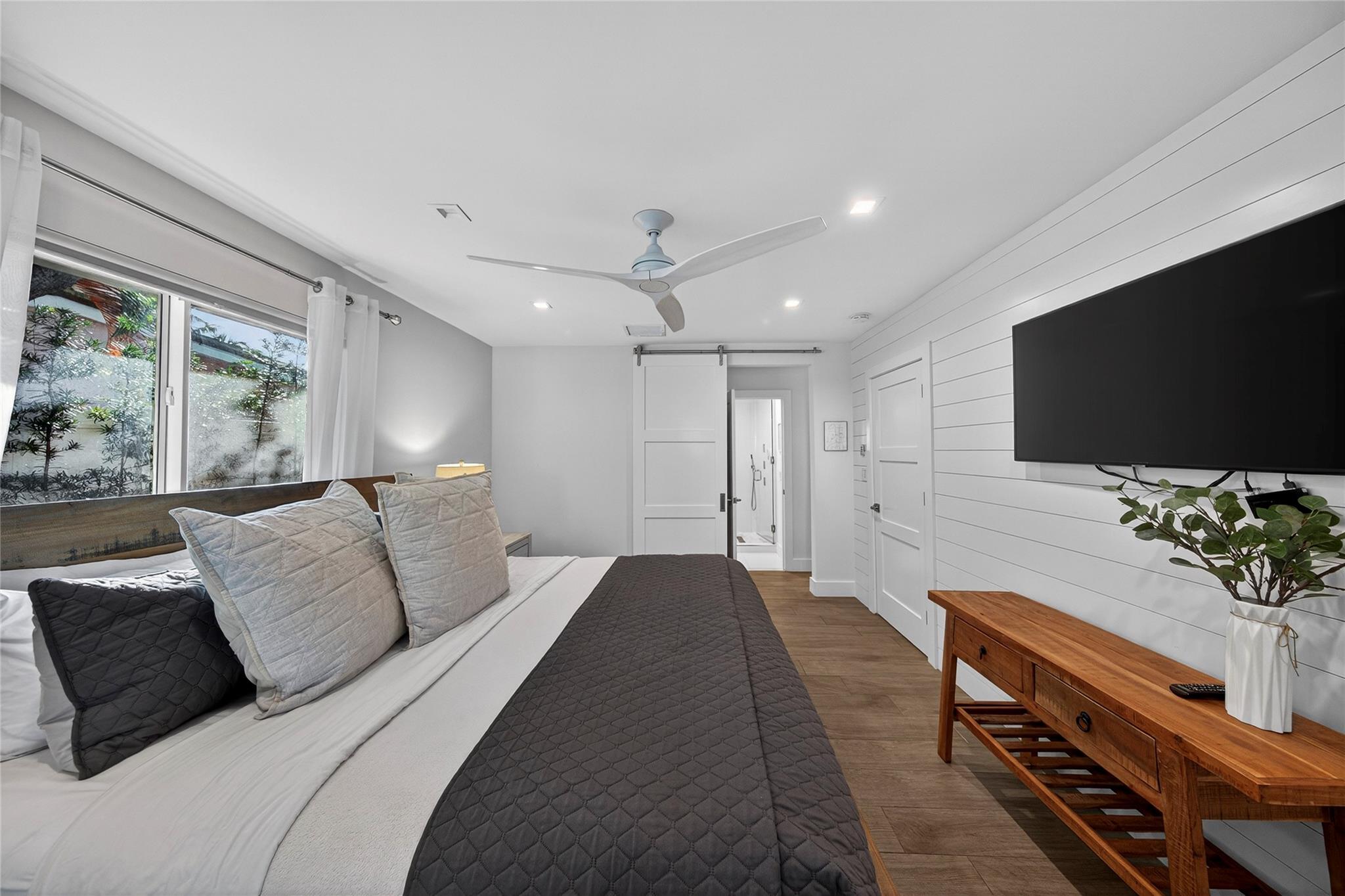 1959 SE 25th Ave Fort Lauderdale, FL 33316