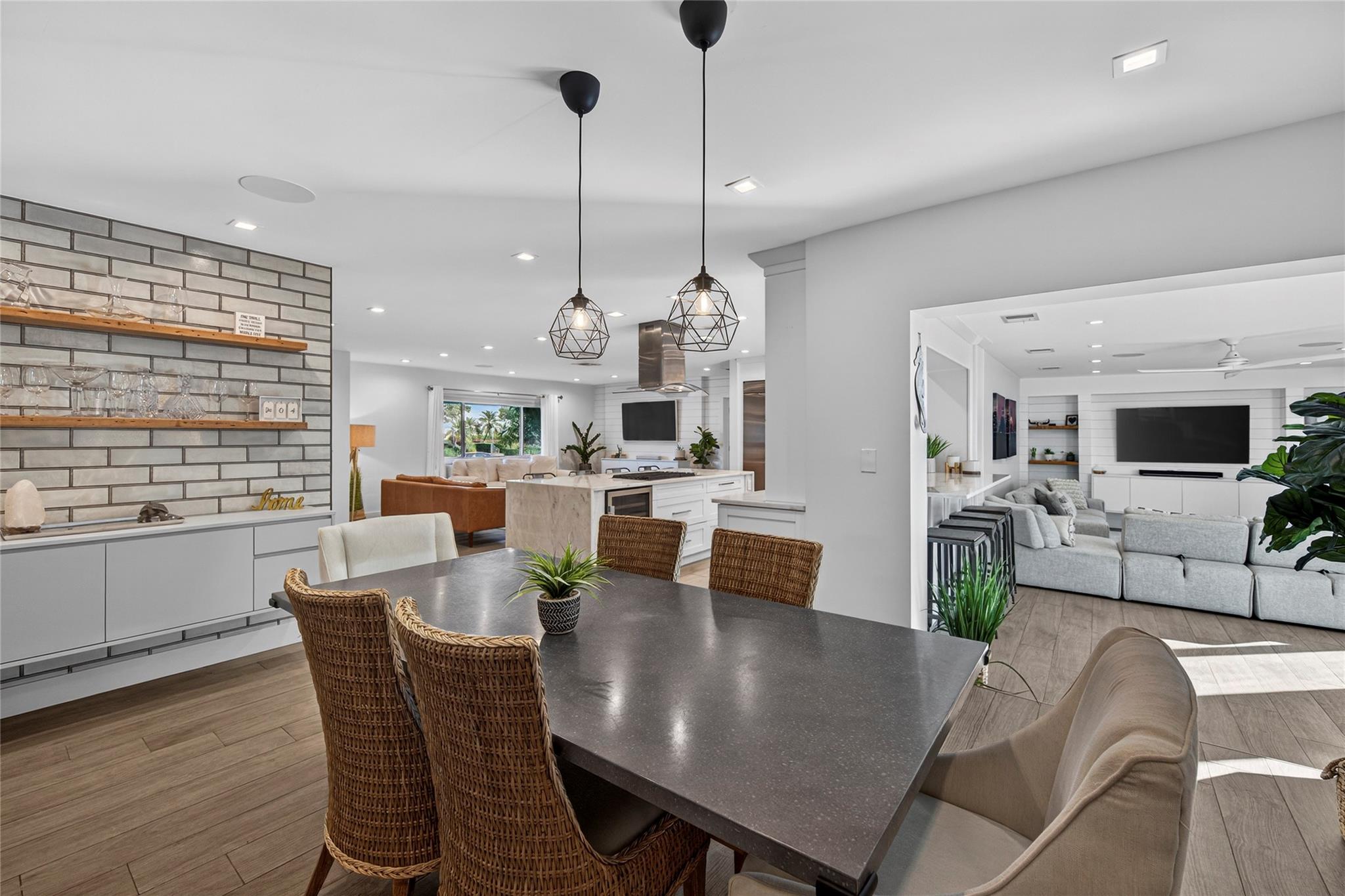 1959 SE 25th Ave Fort Lauderdale, FL 33316