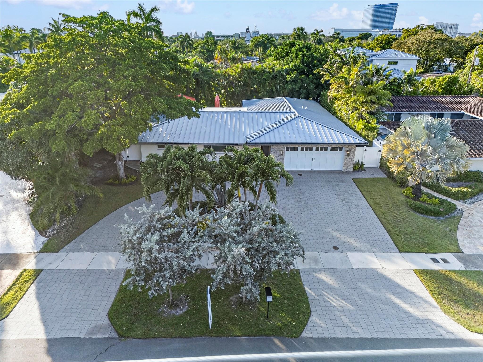 1959 SE 25th Ave Fort Lauderdale, FL 33316