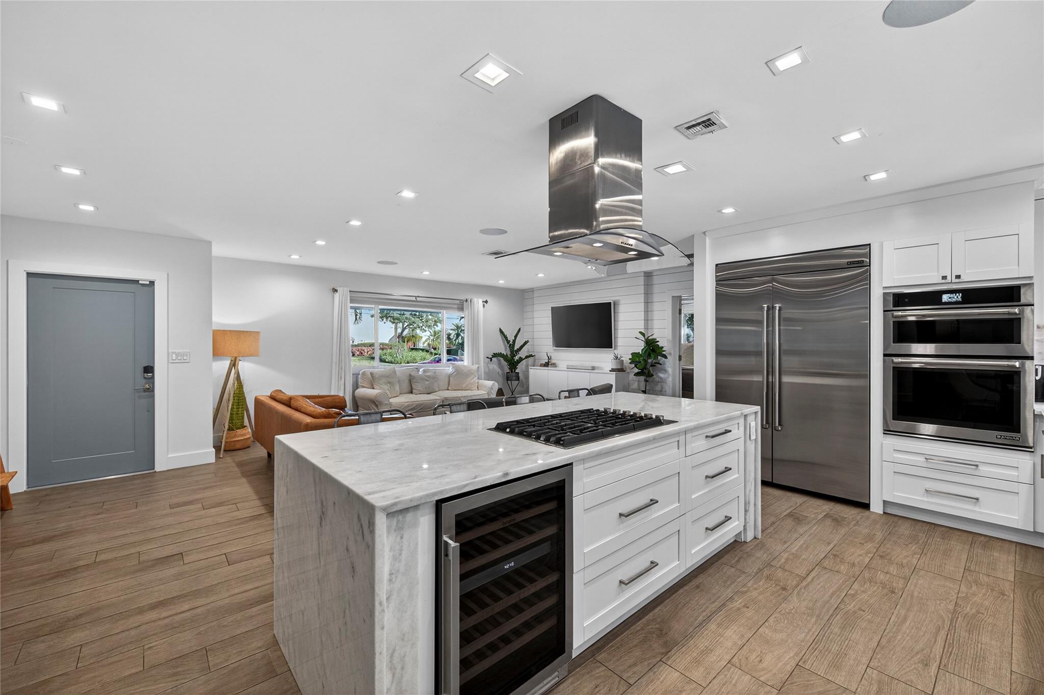 1959 SE 25th Ave Fort Lauderdale, FL 33316