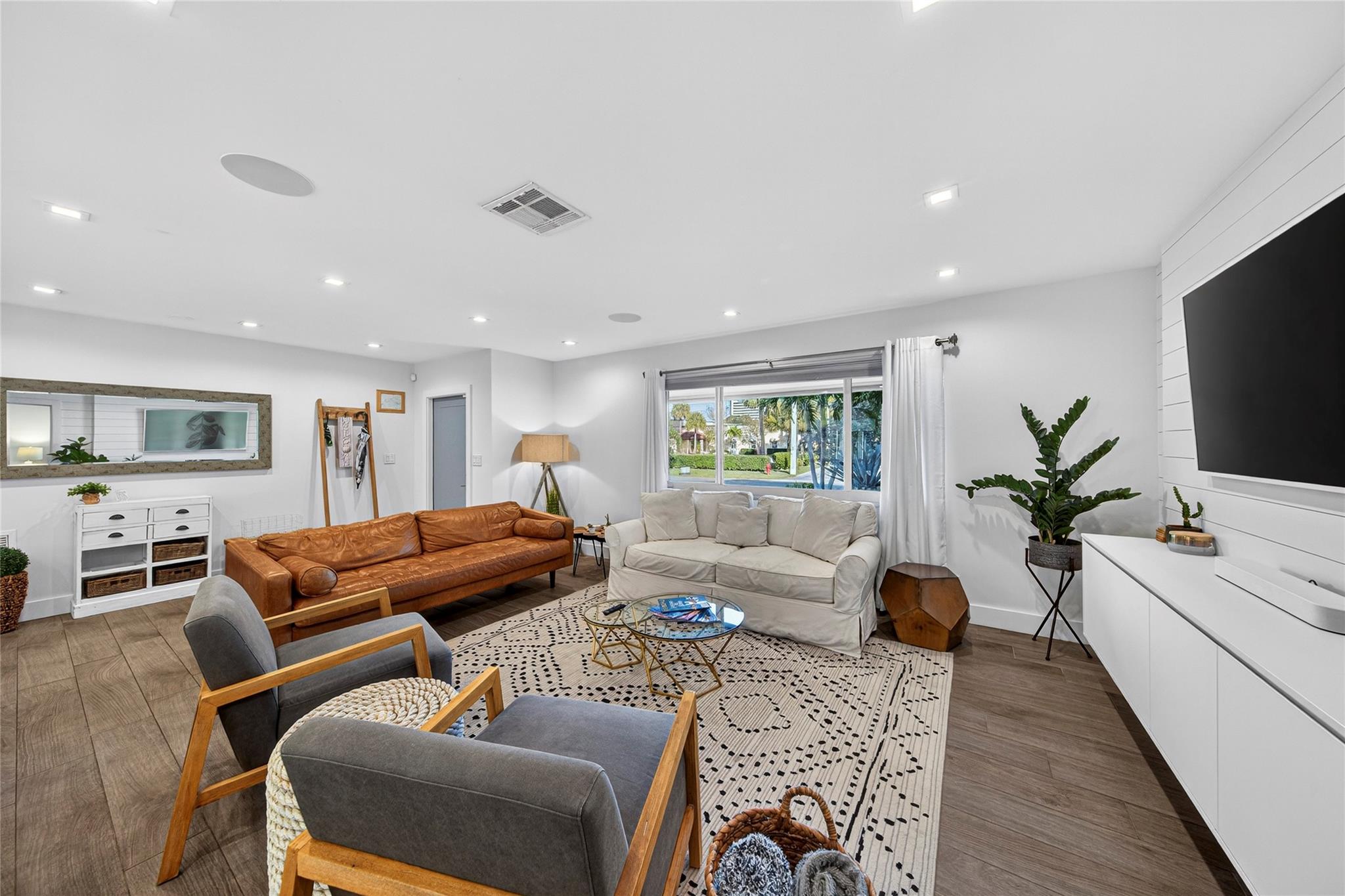 1959 SE 25th Ave Fort Lauderdale, FL 33316