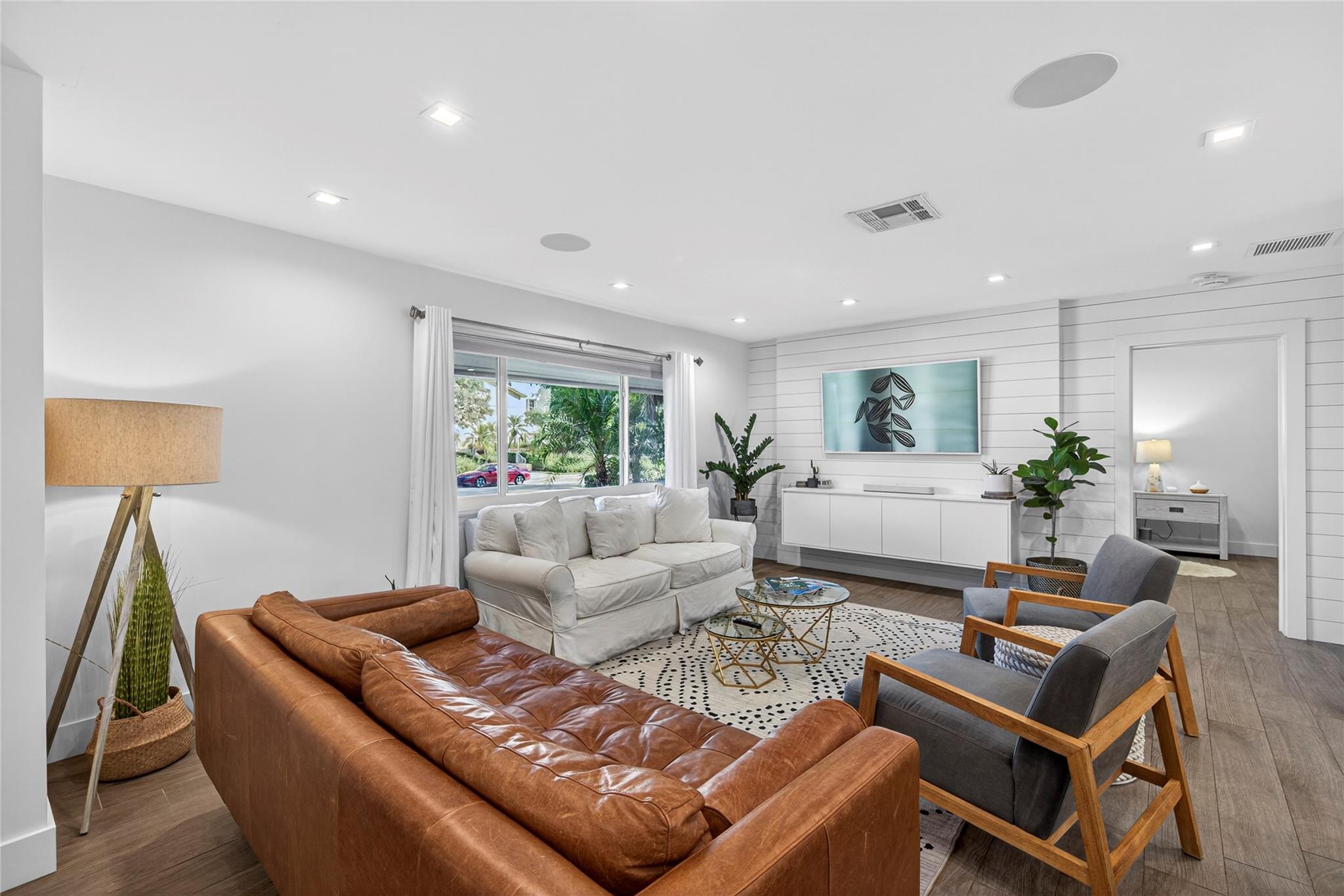 1959 SE 25th Ave Fort Lauderdale, FL 33316