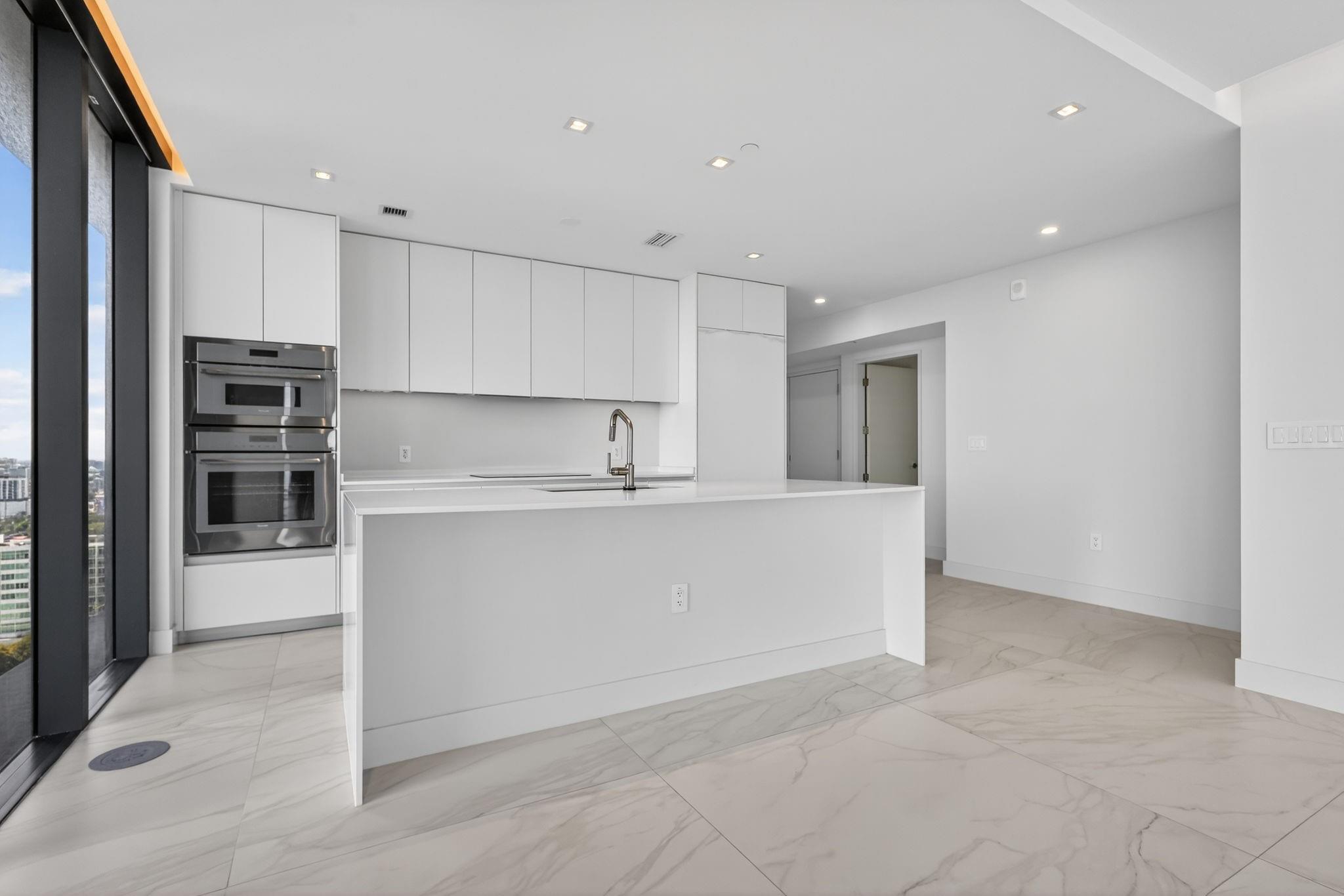 700 NE 24th St #2207 Miami, FL 33137