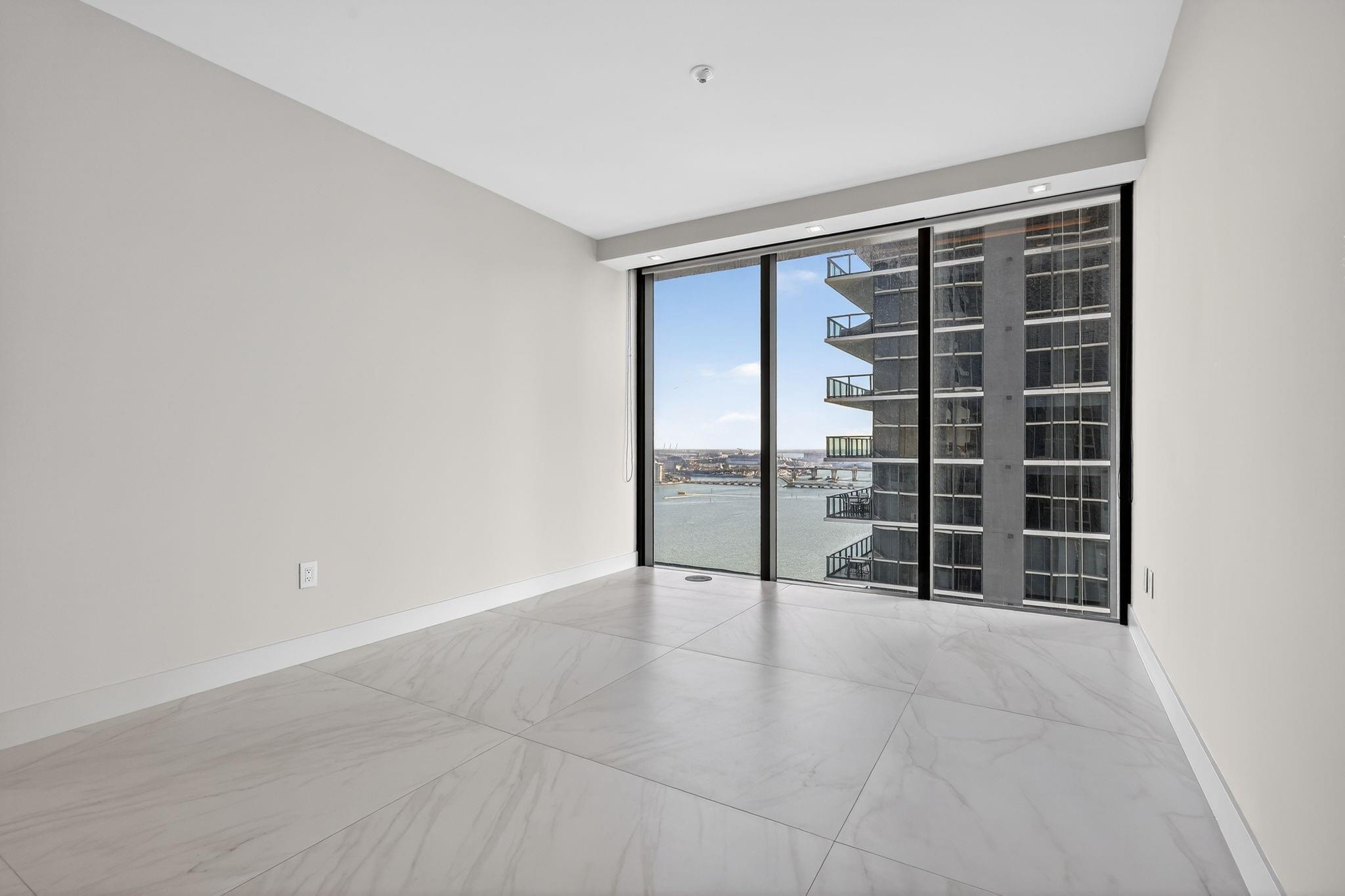 700 NE 24th St #2207 Miami, FL 33137