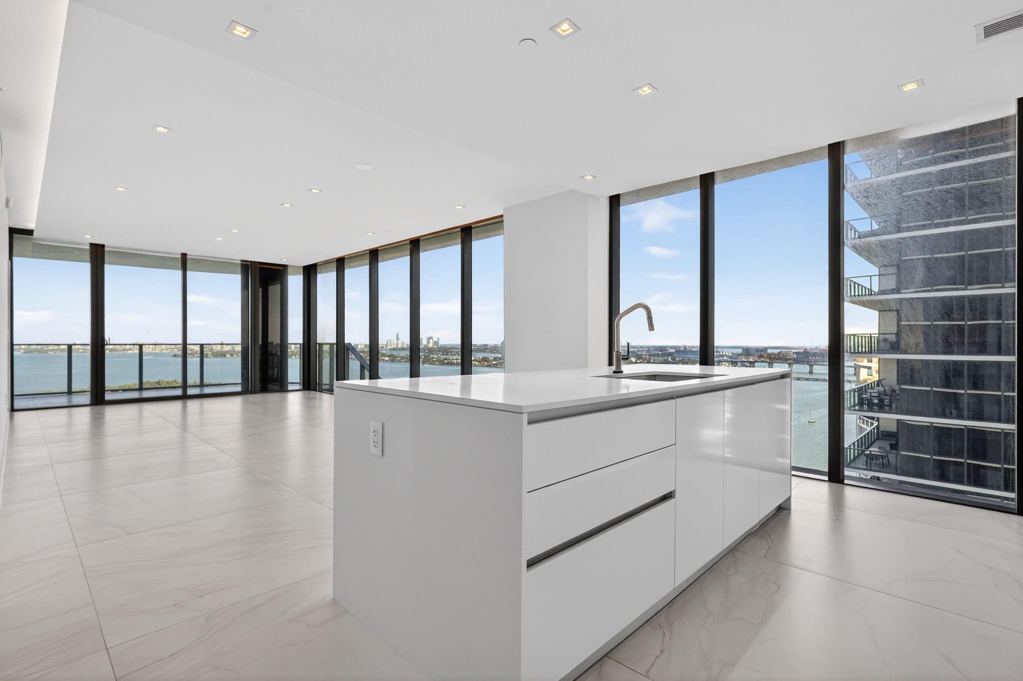 700 NE 24th St #2207 Miami, FL 33137