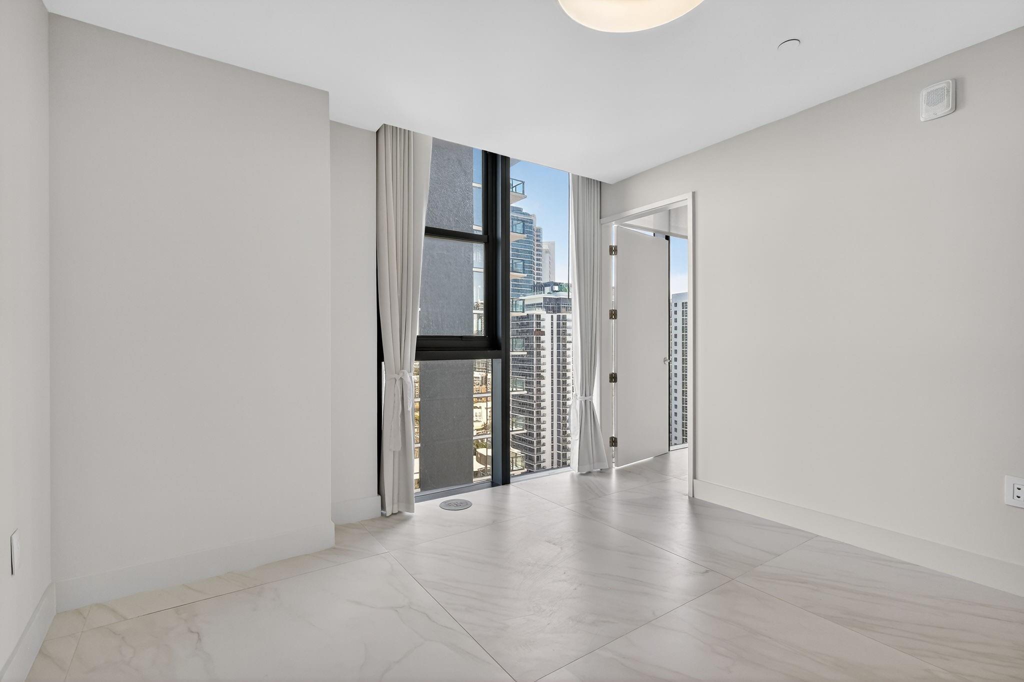 700 NE 24th St #2207 Miami, FL 33137