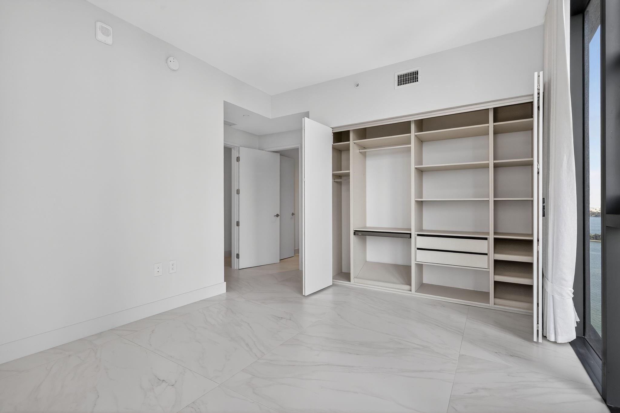 700 NE 24th St #2207 Miami, FL 33137