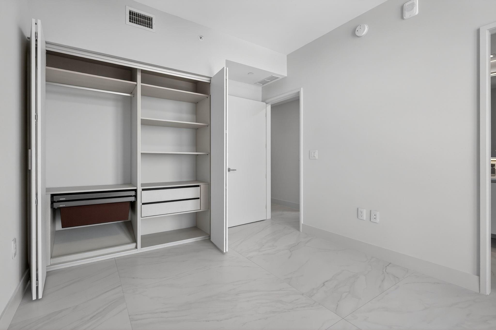 700 NE 24th St #2207 Miami, FL 33137