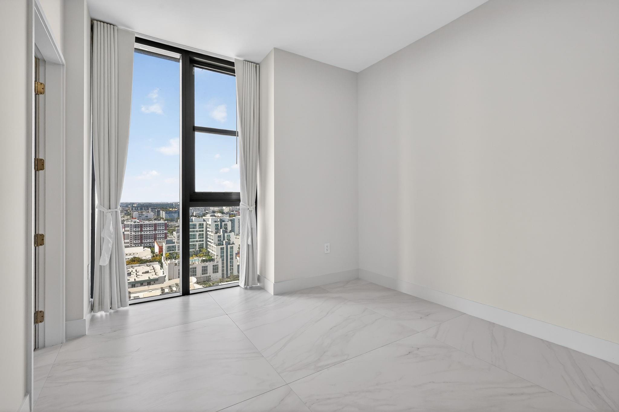 700 NE 24th St #2207 Miami, FL 33137