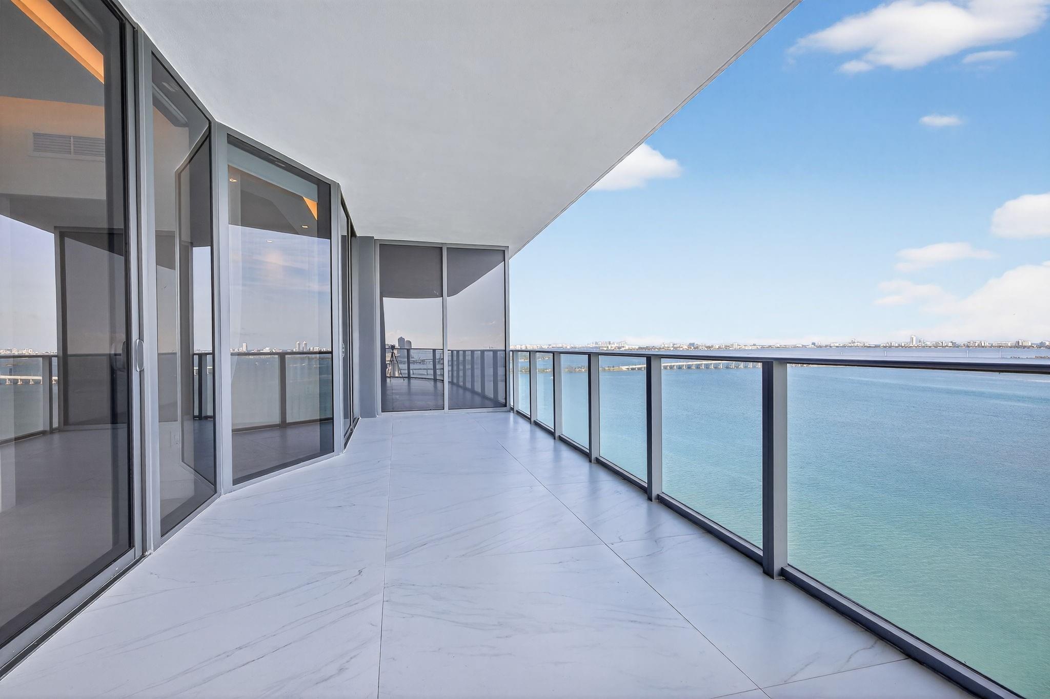 700 NE 24th St #2207 Miami, FL 33137