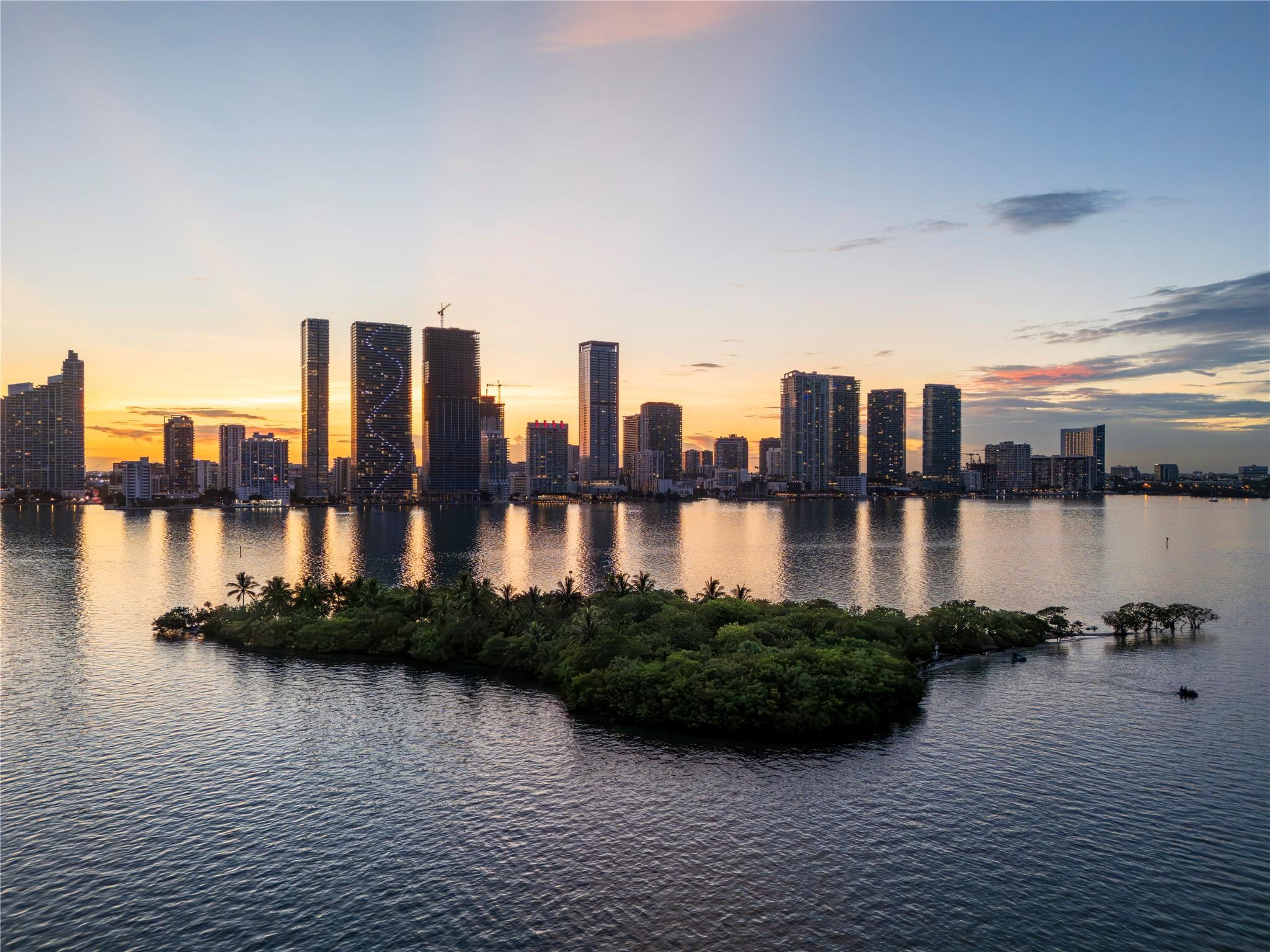 700 NE 24th St #2207 Miami, FL 33137