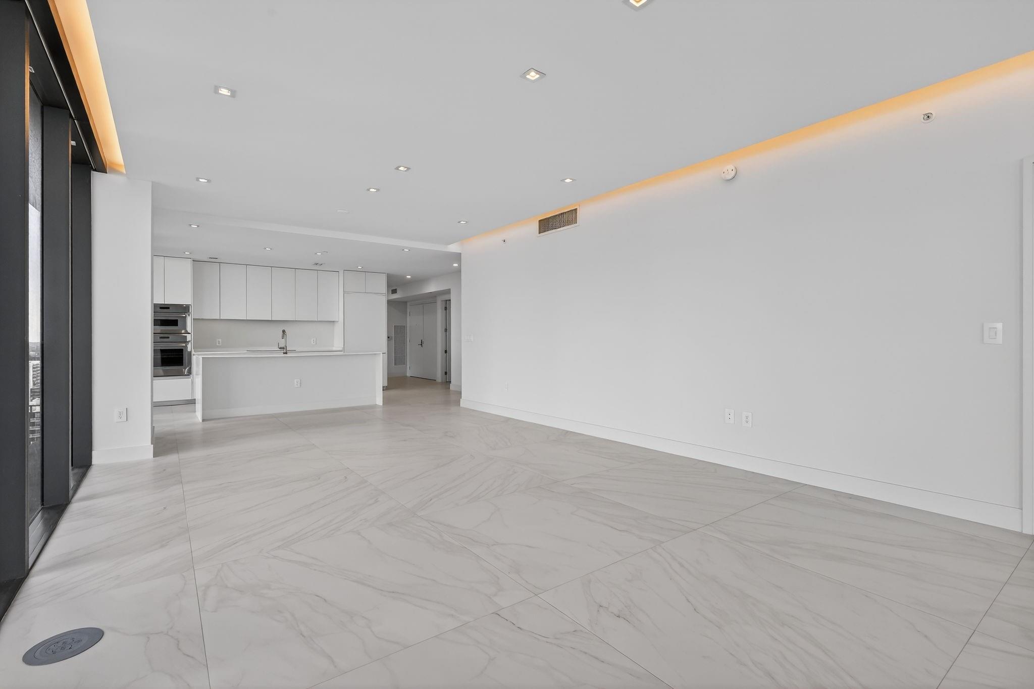 700 NE 24th St #2207 Miami, FL 33137