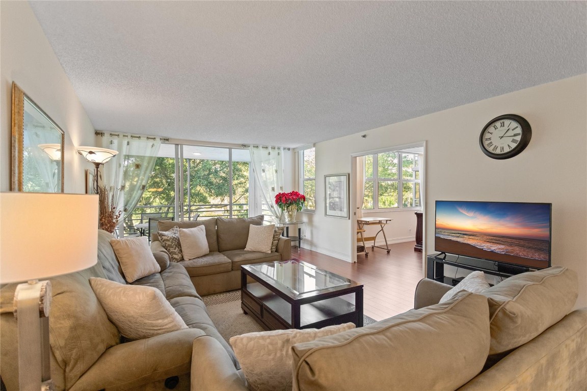 4015 W Palm Aire Dr #304 Pompano Beach, FL 33069