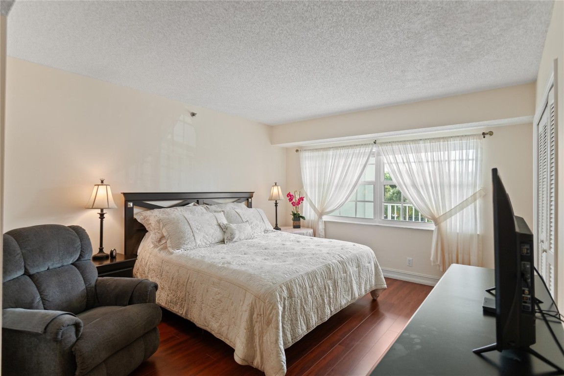 4015 W Palm Aire Dr #304 Pompano Beach, FL 33069