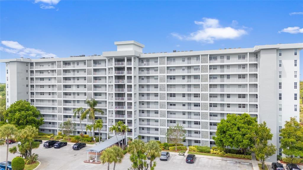 4015 W Palm Aire Dr #304 Pompano Beach, FL 33069