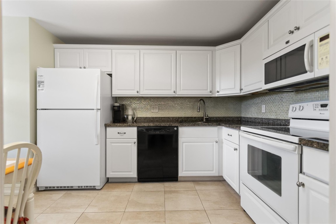 4015 W Palm Aire Dr #304 Pompano Beach, FL 33069