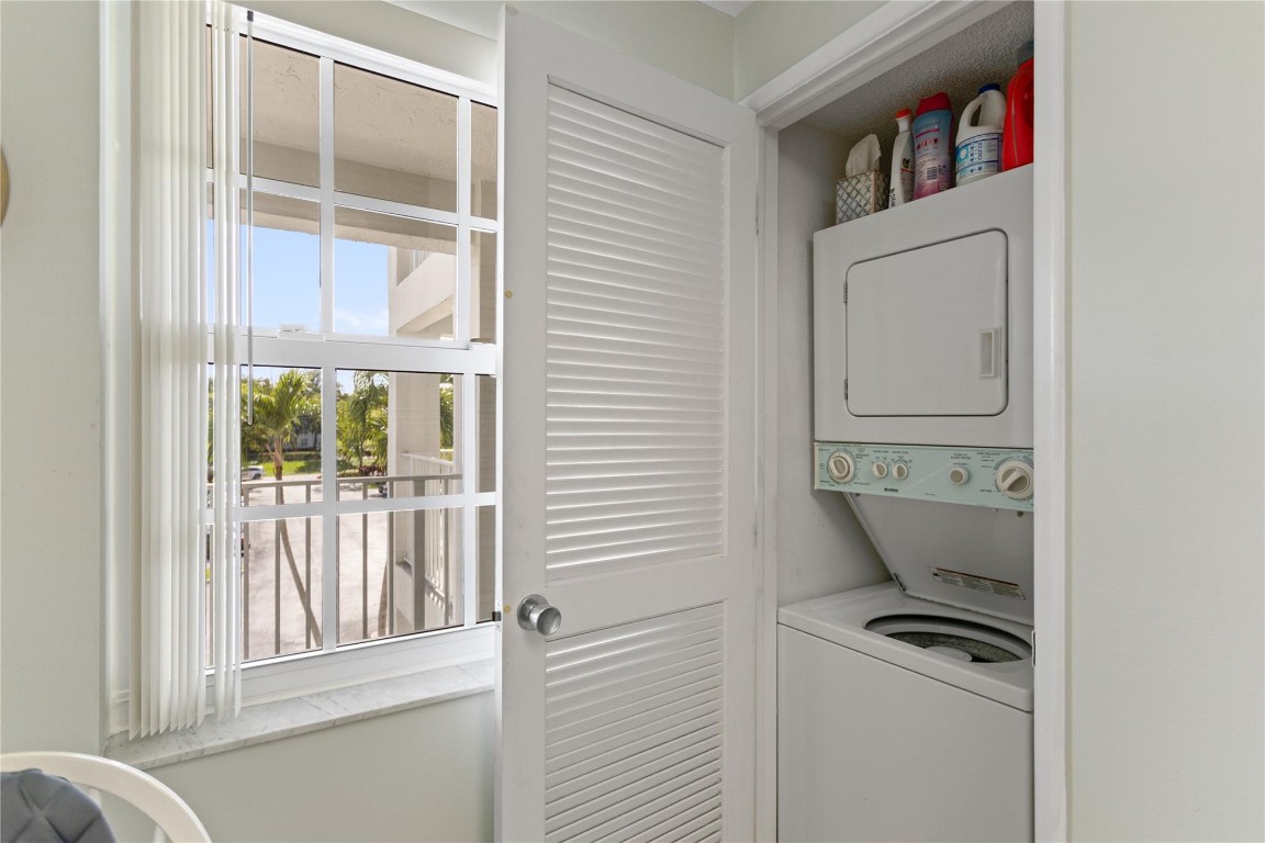 4015 W Palm Aire Dr #304 Pompano Beach, FL 33069