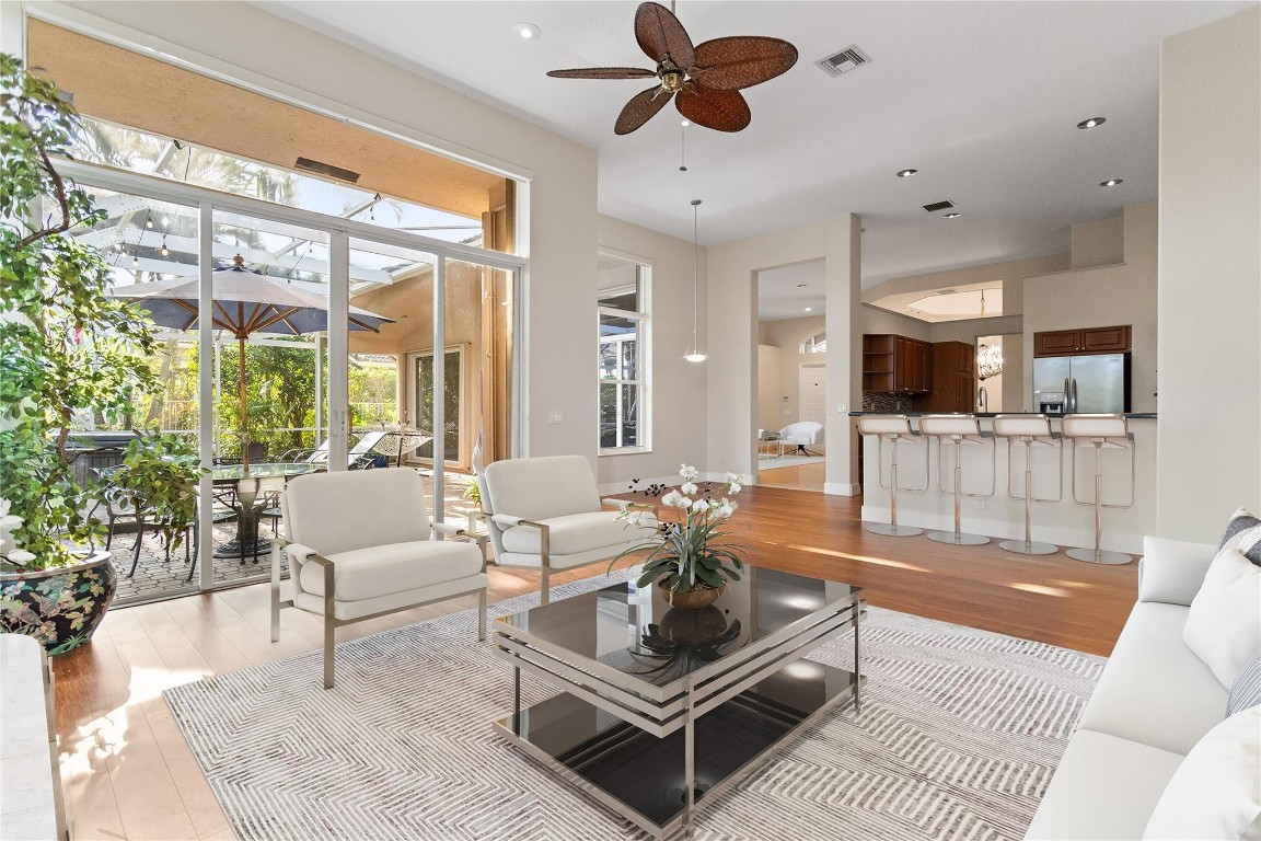 942 Windward Way Weston, FL 33327