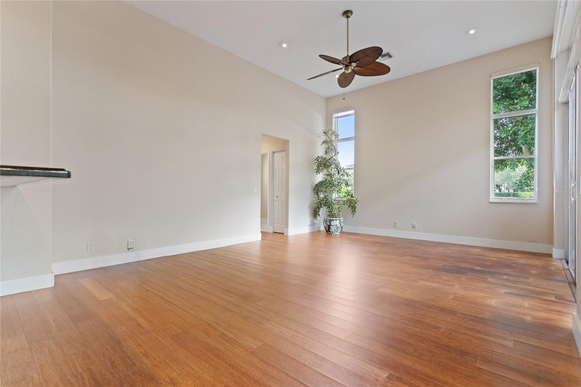 942 Windward Way Weston, FL 33327