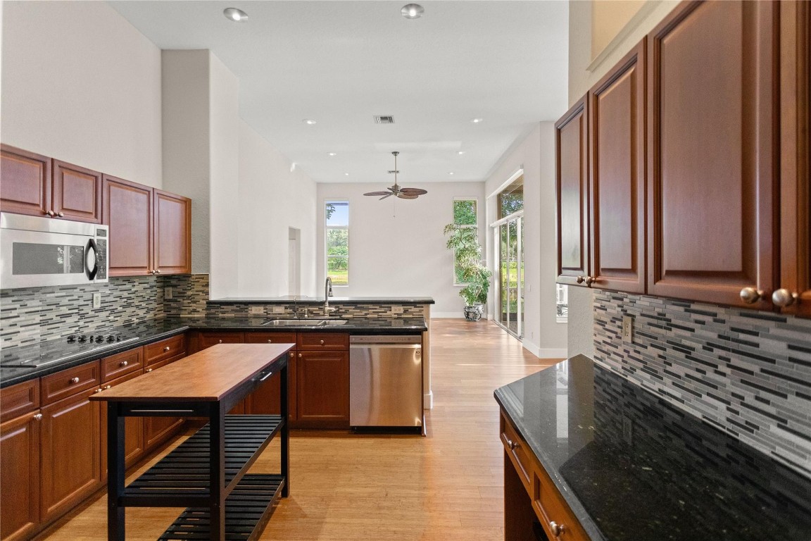 942 Windward Way Weston, FL 33327