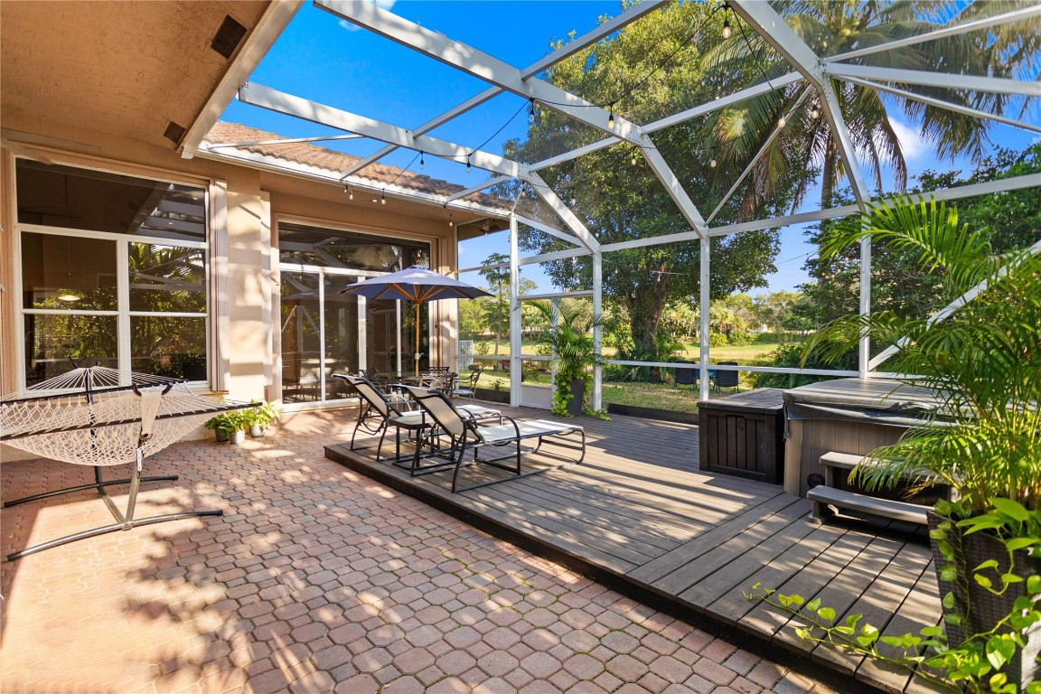 942 Windward Way Weston, FL 33327