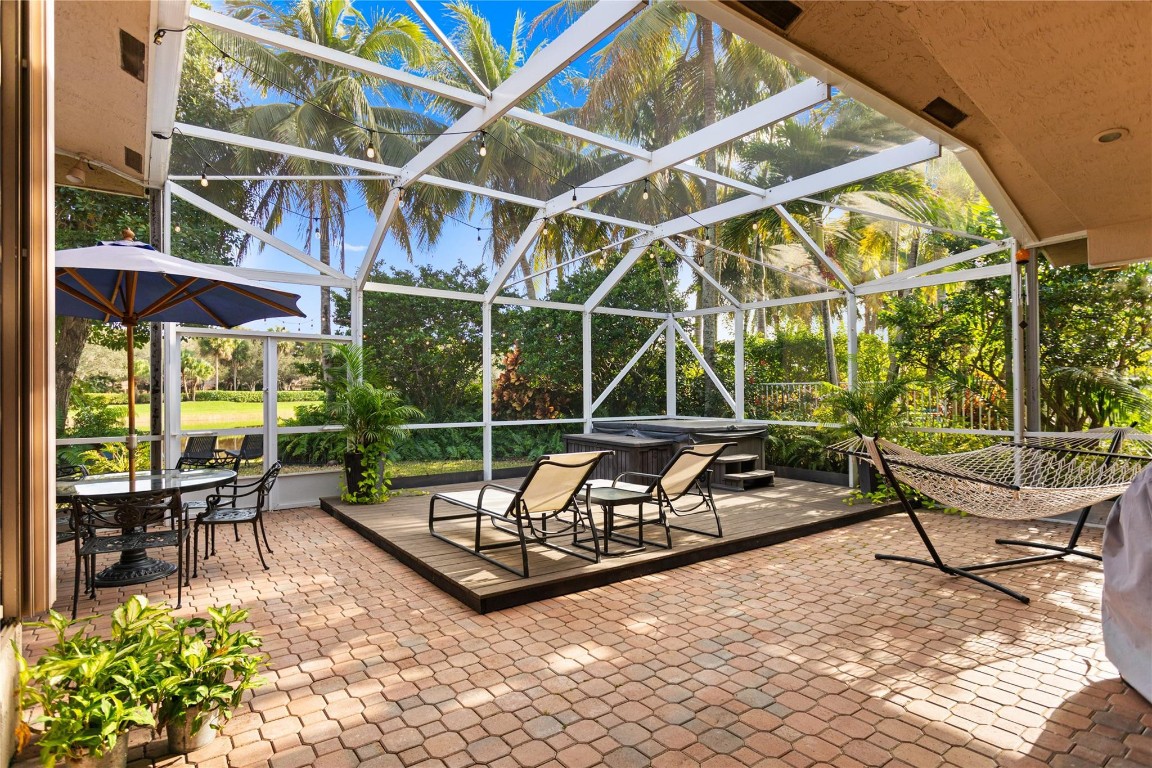 942 Windward Way Weston, FL 33327