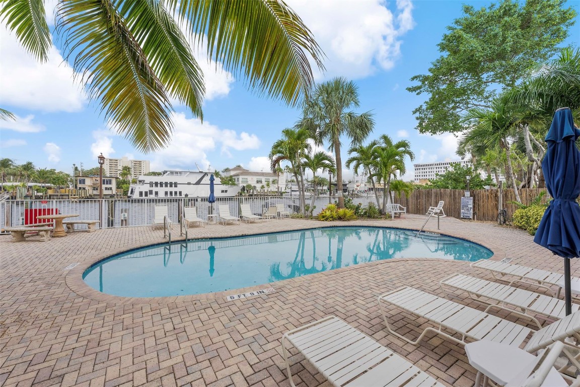 815 Middle Riv #115 Fort Lauderdale, FL 33304