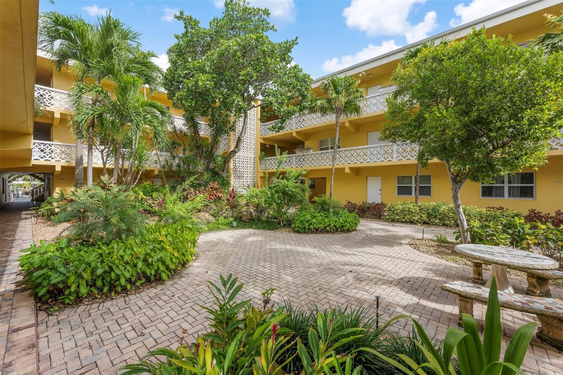 815 Middle Riv #115 Fort Lauderdale, FL 33304