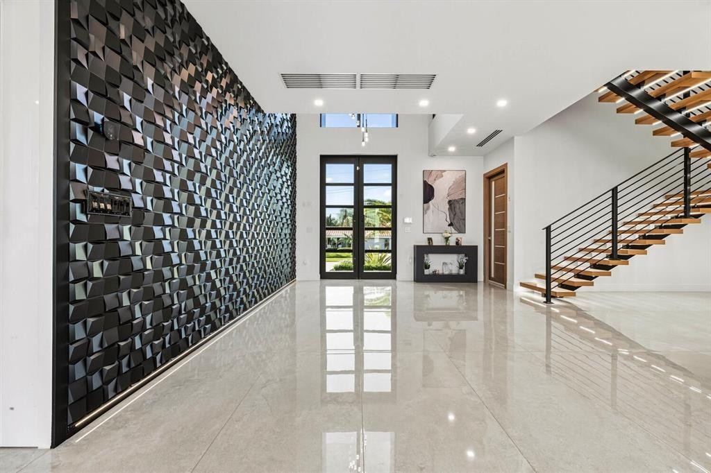 2581 NE 50th Lighthouse Point, FL 33064