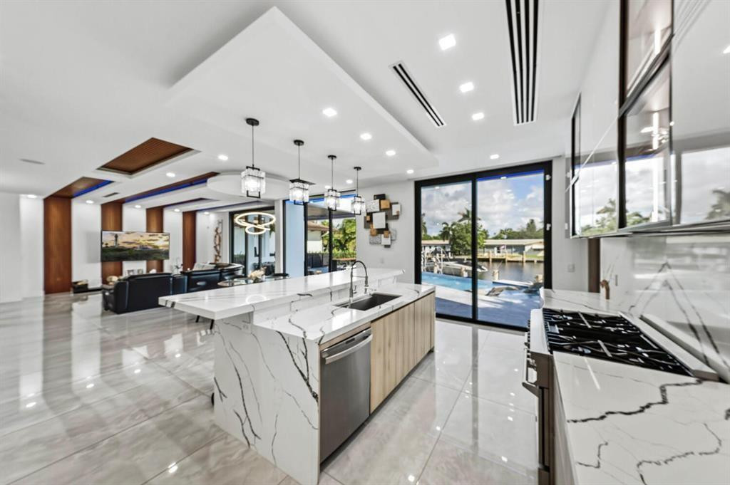 2581 NE 50th Lighthouse Point, FL 33064