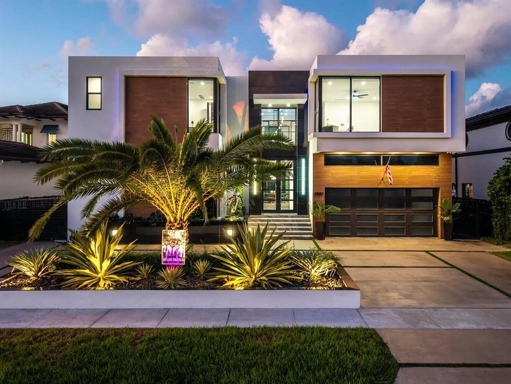 2581 NE 50th Lighthouse Point, FL 33064