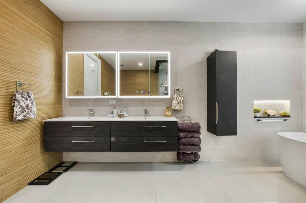 2581 NE 50th Lighthouse Point, FL 33064