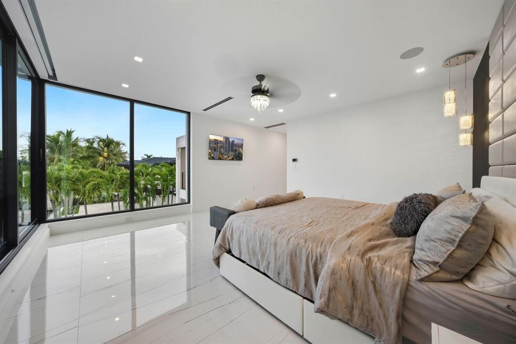 2581 NE 50th Lighthouse Point, FL 33064