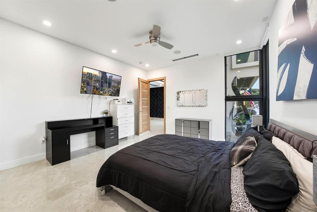 2581 NE 50th Lighthouse Point, FL 33064