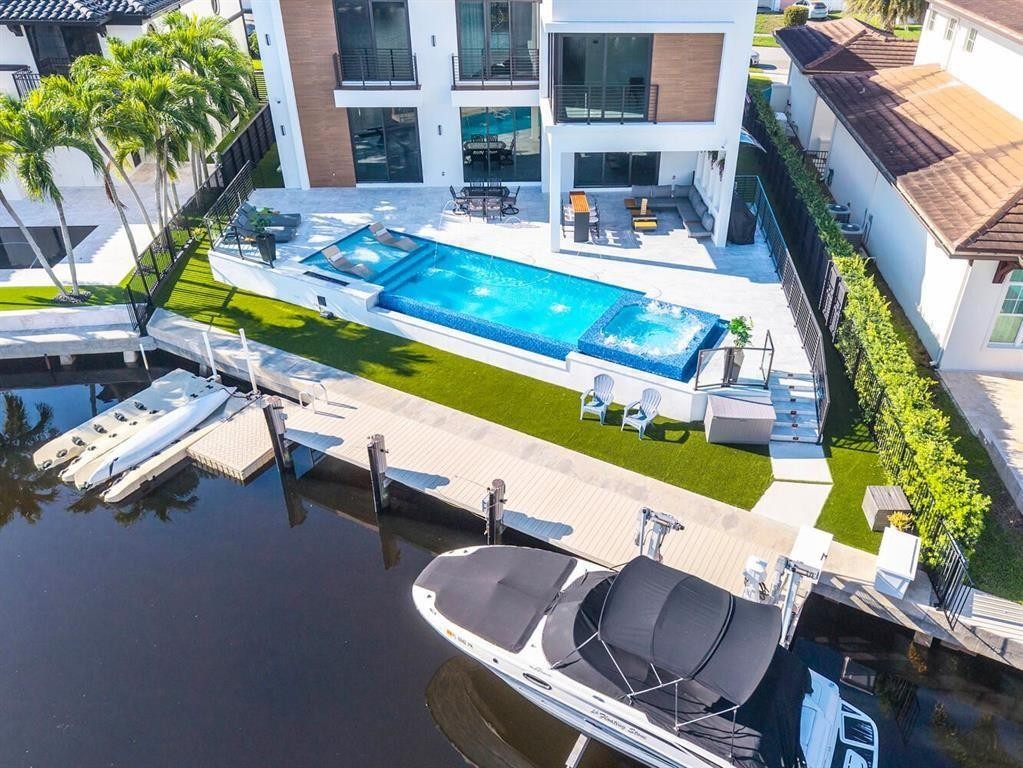 2581 NE 50th Lighthouse Point, FL 33064