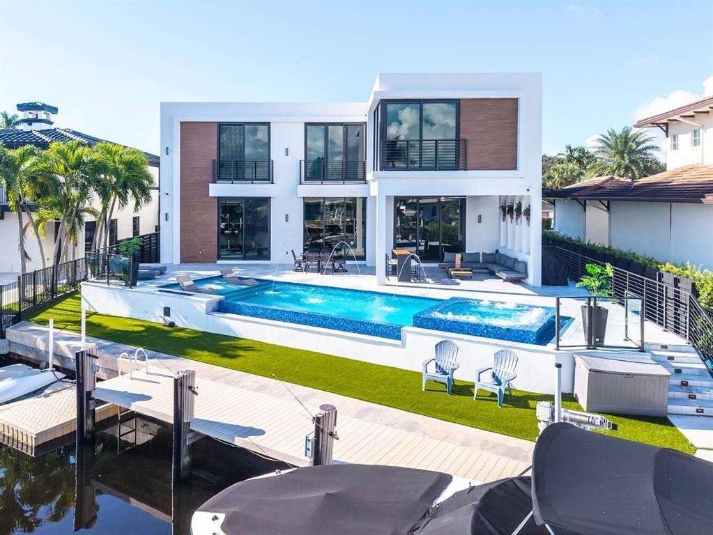 2581 NE 50th Lighthouse Point, FL 33064