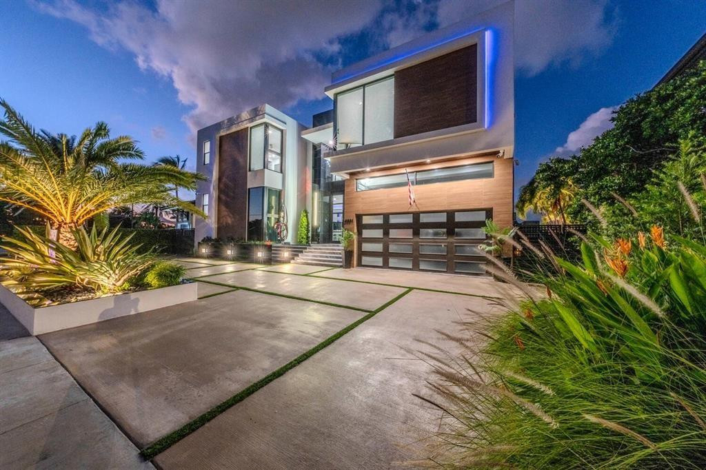 2581 NE 50th Lighthouse Point, FL 33064