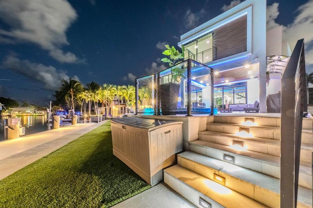 2581 NE 50th Lighthouse Point, FL 33064