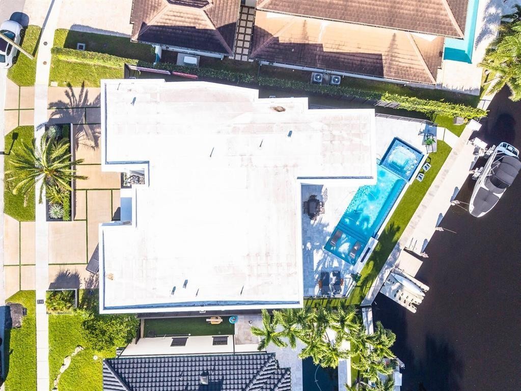 2581 NE 50th Lighthouse Point, FL 33064