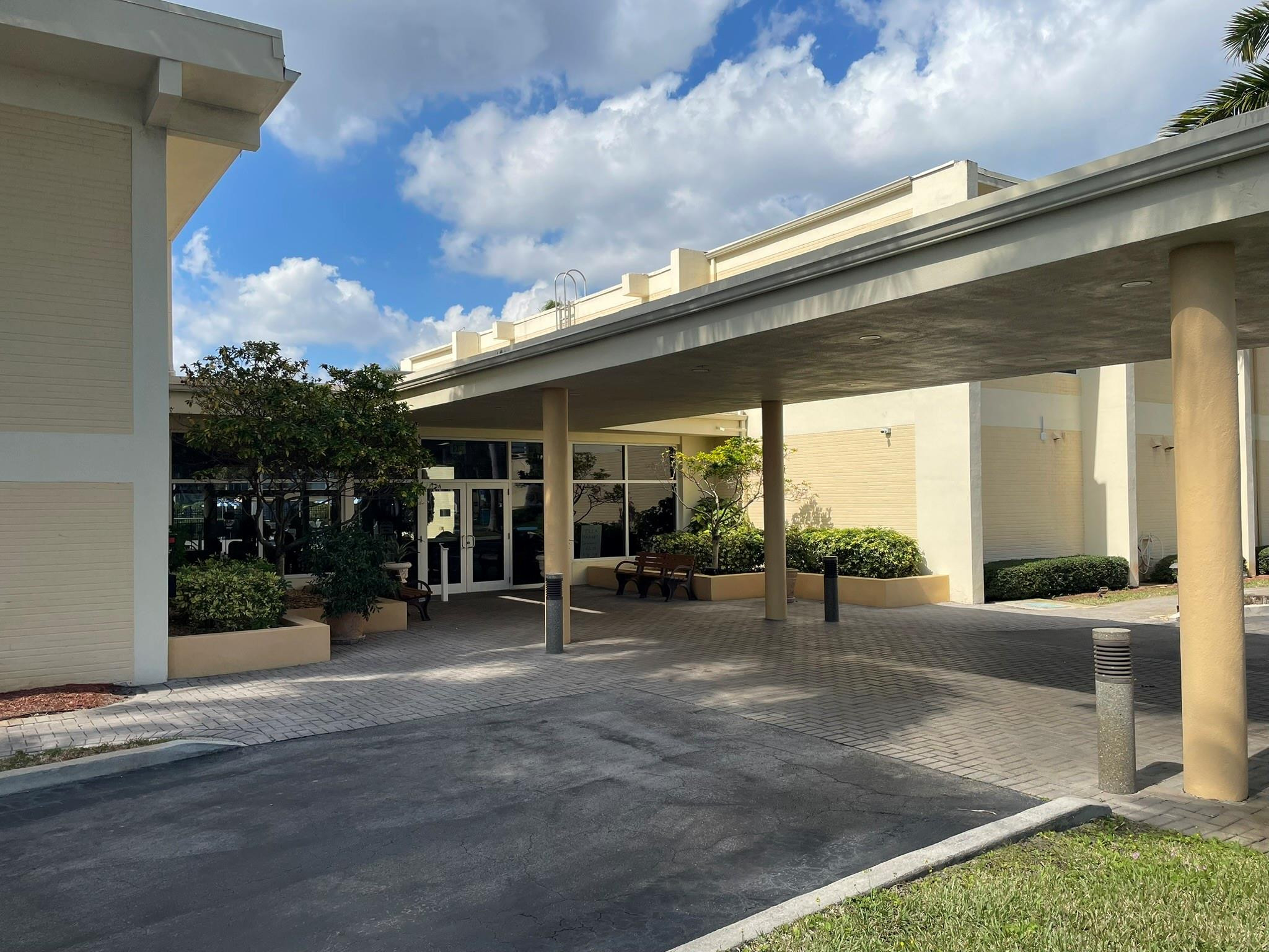 2520 NE 1st #411 Boynton Beach, FL 33435