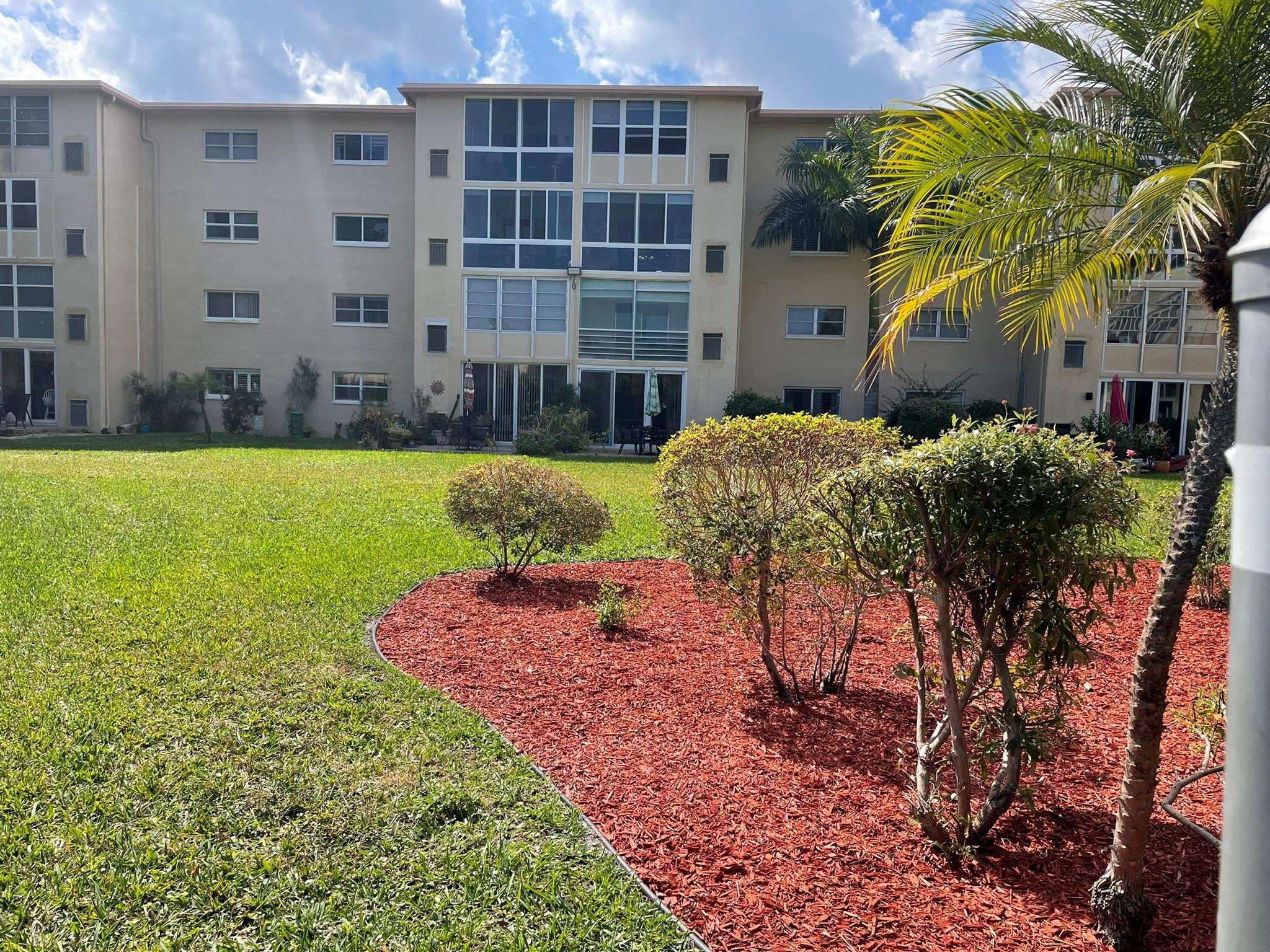 2520 NE 1st #411 Boynton Beach, FL 33435