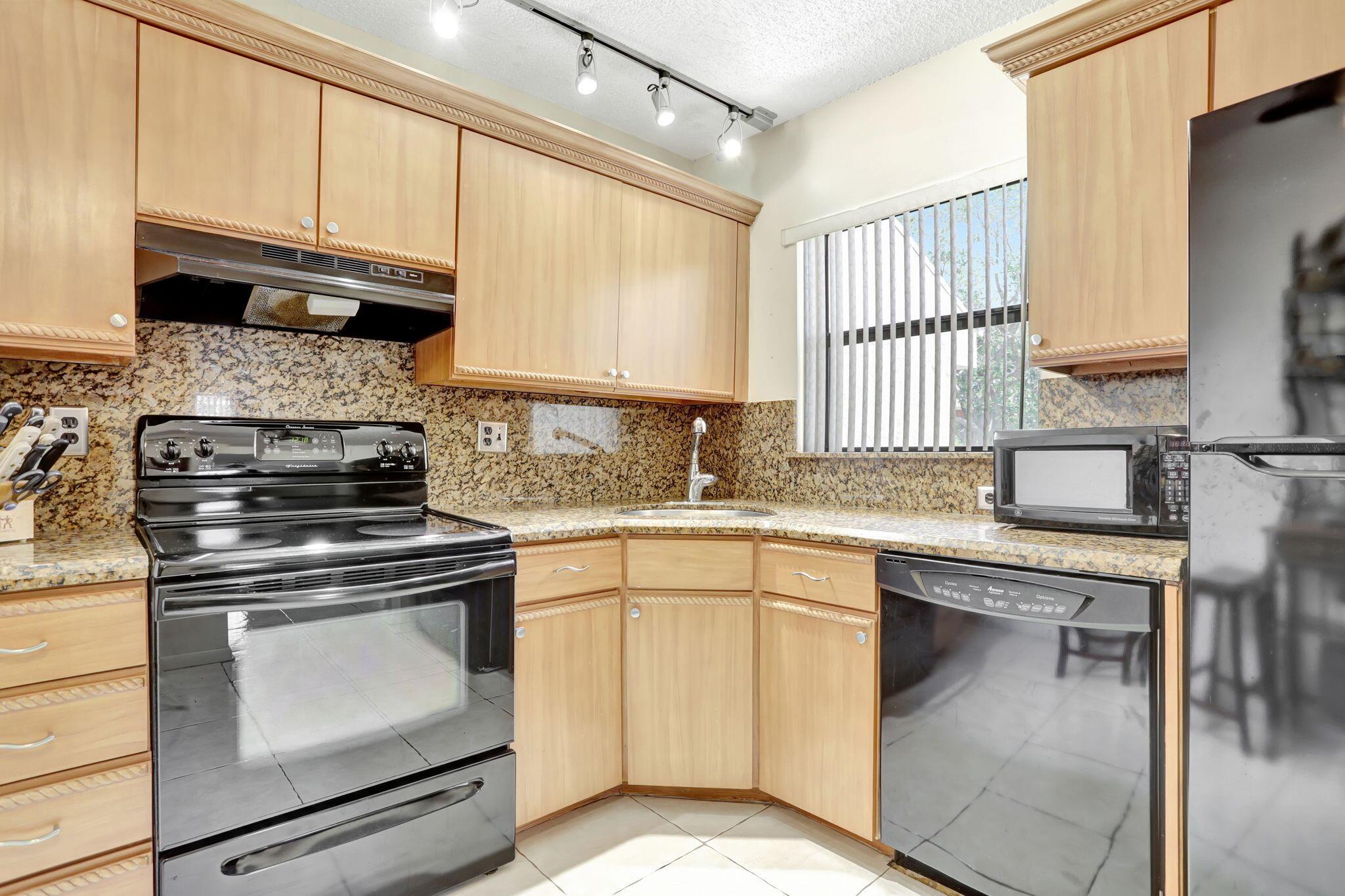 4165 Carambola Cir #2162