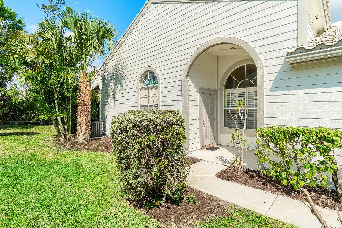 8918 SE Riverfront Ter Jupiter, FL 33469