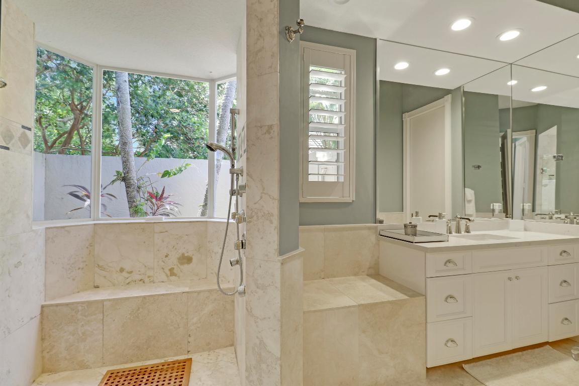 18808 SE Windward Is Ln Jupiter, FL 33458