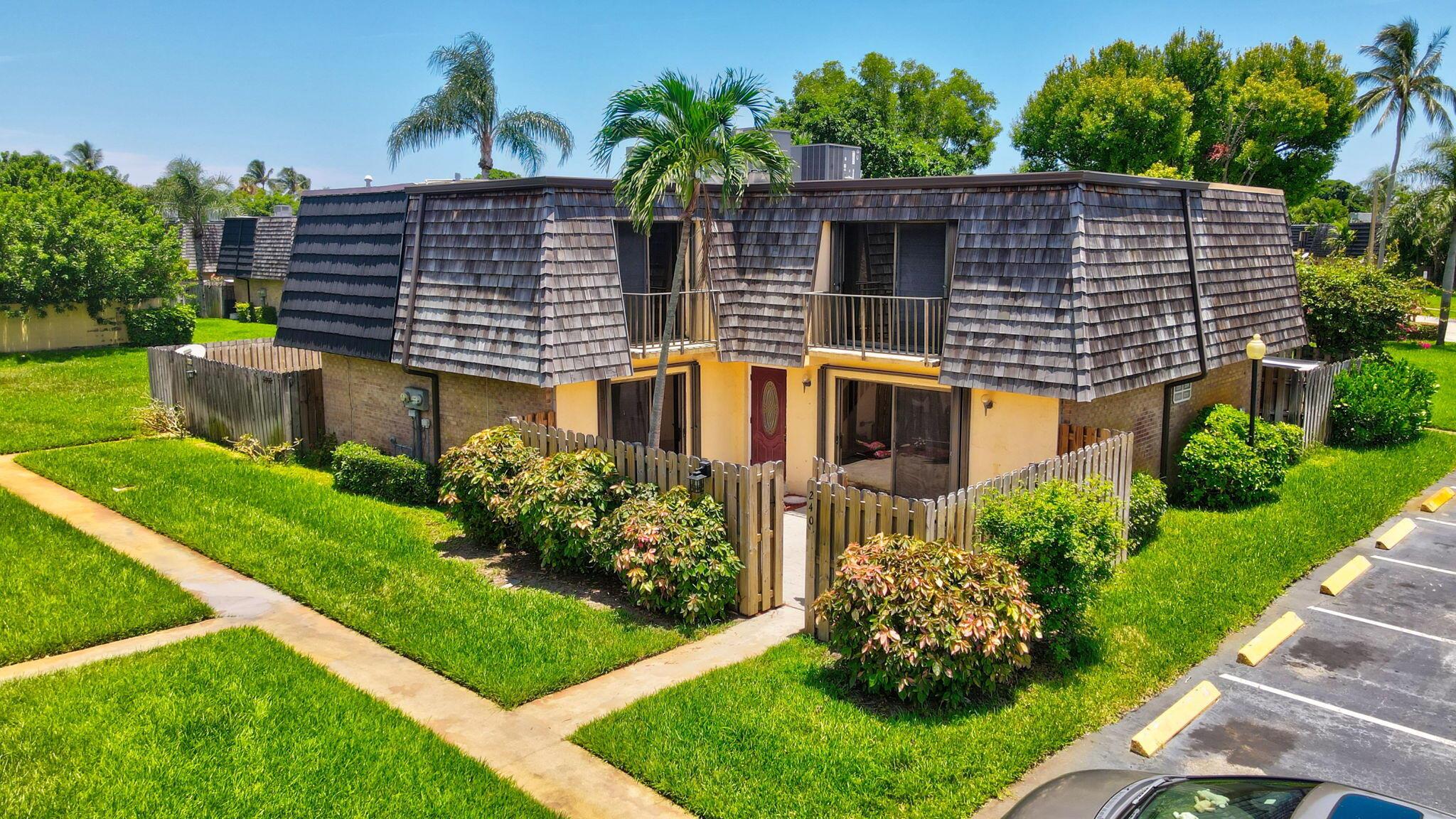 240 Woodland Rd
